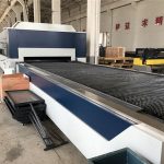 2kw cnc fiber laser cutter , laser cutting and engraving machine with exchange table